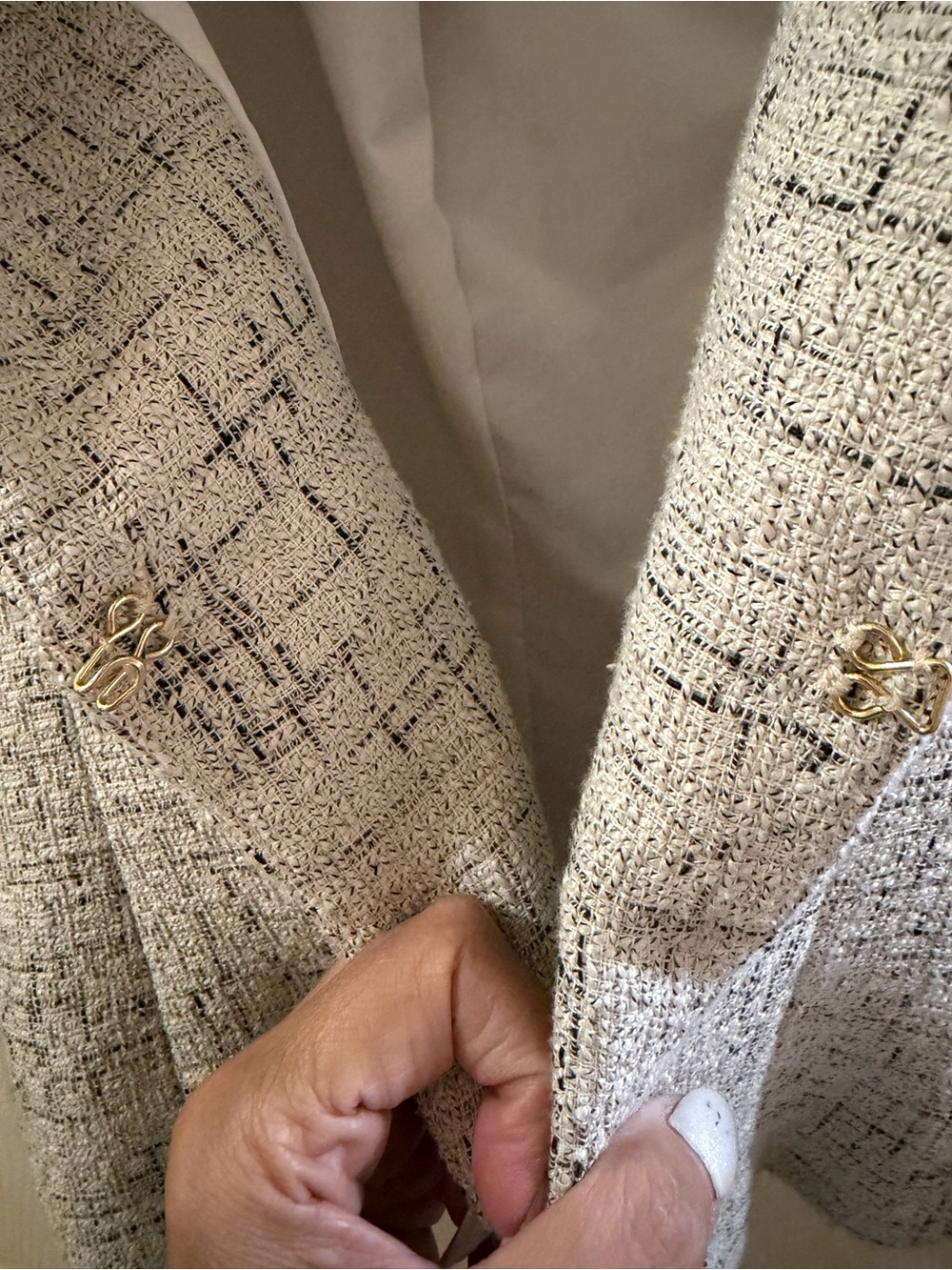 DKNY White, Grey, and Black Textured Open-Front Blazer - Picture 3 of 7